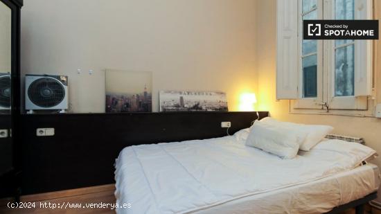 Cool room en alquiler en apartamento de 6 dormitorios, L’Esquerra - BARCELONA