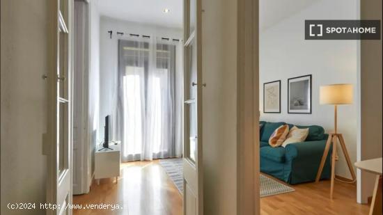 Apartamento entero de 2 dormitorios en Barcelona. - BARCELONA