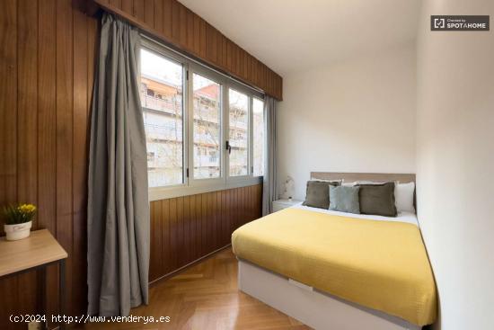 Habitaciones en alquiler en piso de 6 habitaciones en Sarrià-Sant Gervasi - BARCELONA