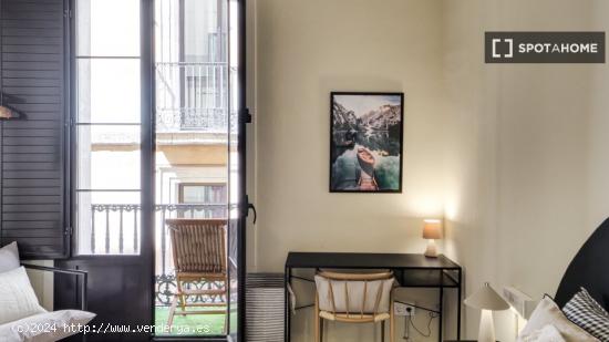 Habitación en piso compartido en barcelona. - BARCELONA