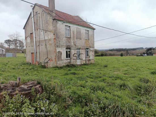 Terreno edificable con casa para reformar - A CORUÑA