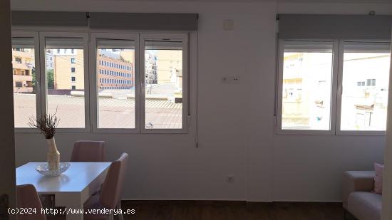 El piso de 3 habitaciones totalmente amueblado en Extramurs - VALENCIA