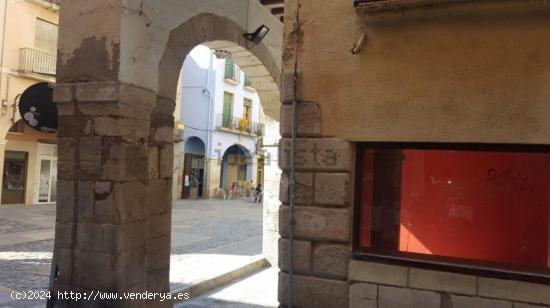 LOCAL ESQUINERO EN ZONA DE FUTURO CRECIMIENTO - TARRAGONA