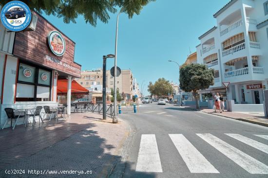 ADOSADO CON GARAJE A 400 M DE LA PLAYA - CADIZ