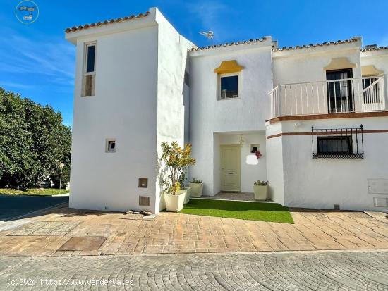 Adosado de esquina junto al mar en Estepona - MALAGA