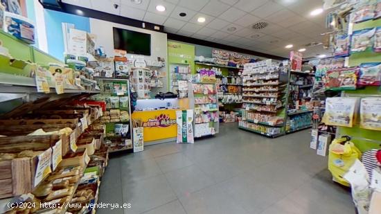 ¡Traspaso de Negocio! Tienda de Venta de Animales con Peluquería en Pleno Centro de Madrid - MADRI