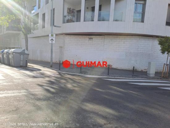 Venta de Local en Calle JOSEP MIQUEL QUINTANA, Esplugues de Llobregat (Barcelona) - BARCELONA