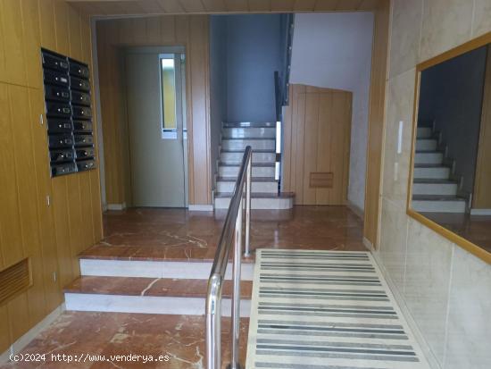 PISO CON ASCENSOR! BALCON , 2 PATIOS! - ALICANTE