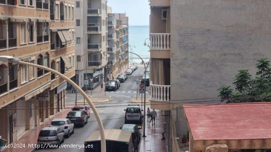 Fantástico apartamento con vistas laterales al mar en Guardamar del Segura, Alicante, Costa Blanca 