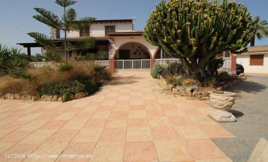 CHALET INDEPENDIENTE EN SAN VICENTE CON PISCINA - ALICANTE