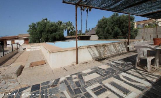 CHALET INDEPENDIENTE EN SAN VICENTE CON PISCINA - ALICANTE