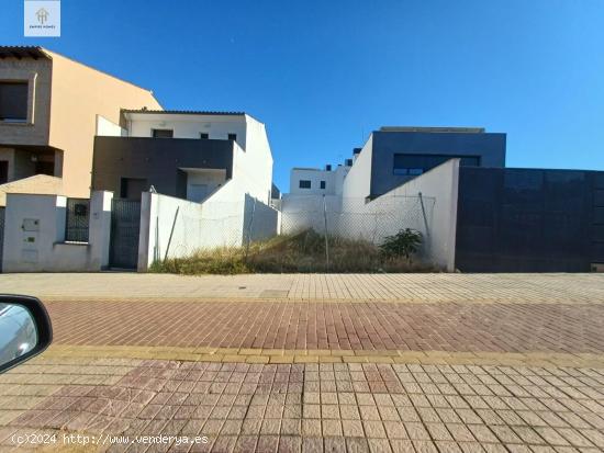  Se VENDE TERRENO URBANO en zona MONTESOL - CACERES 