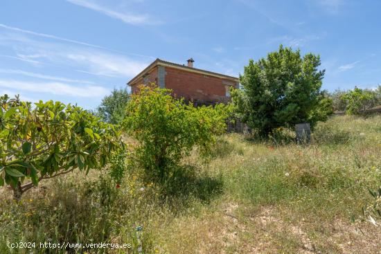 CASA CON TERRENO EN MORALEDA DE ZAFAYONA - GRANADA