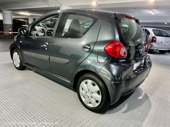 Toyota Aygo 1.0 VVTI 68cv. Impecable. A toda prueba. - Barcelona