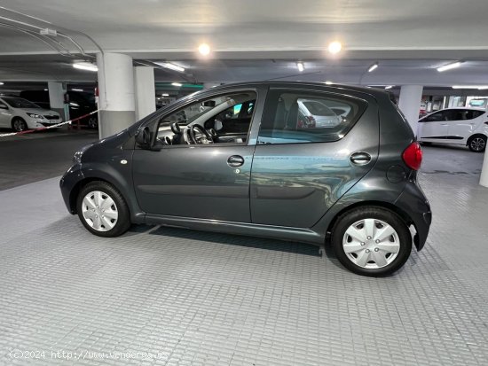 Toyota Aygo 1.0 VVTI 68cv. Impecable. A toda prueba. - Barcelona