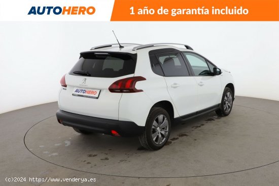 Peugeot 2008 1.2 PureTech Style - 