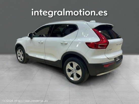 Volvo XC40 2.0 D3 AWD Business Plus - 