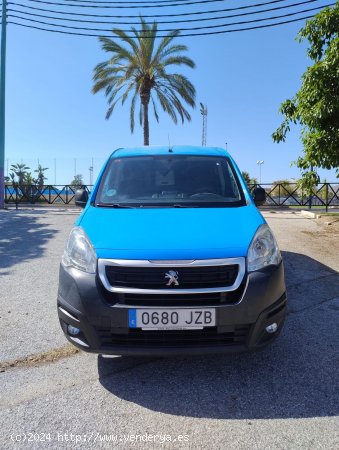 Peugeot Partner 16 HDI MIXTA 5 PLAZAS - Malaga