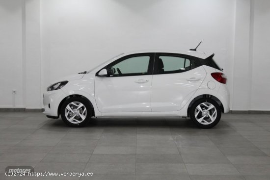 Hyundai i10 1.0 MPI KLASS 66CV de 2021 con 45.122 Km por 12.490 EUR. en Cadiz