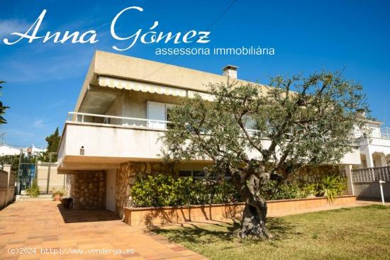 MAGNIFICO CHALET CON 1.051 M2 DE PARCELA. - TARRAGONA