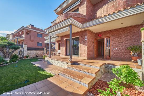 Casa unifamiliar con piscina en Calafell ( Urb Bonanova) - TARRAGONA