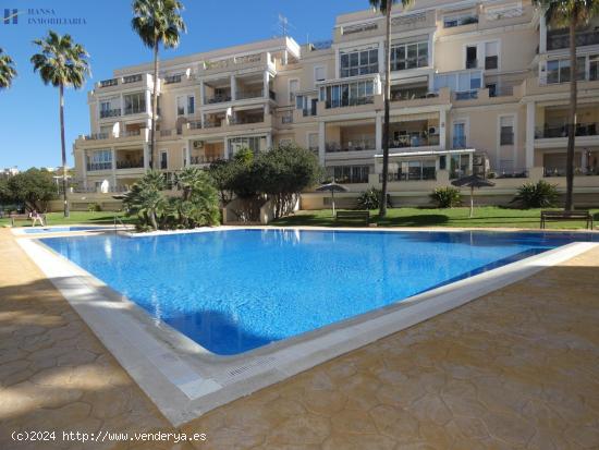 FANTASTICA VIVIENDA ESQUINA CON UNAS MARAVILLOSAS VISTAS AL GOLF - ALICANTE