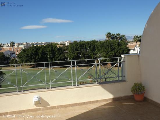 FANTASTICA VIVIENDA ESQUINA CON UNAS MARAVILLOSAS VISTAS AL GOLF - ALICANTE