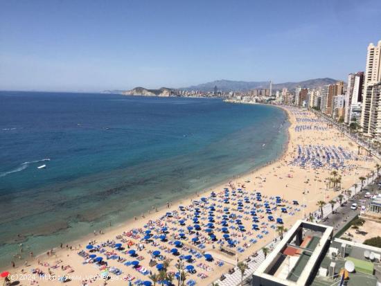 Reformado apartamento en 1 Linea playa Levante con vistas espectaculares y licencia turística. - AL