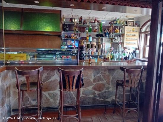 SE VENDE BAR BOCATERIA EL PASO EN MONTSERRAT - VALENCIA