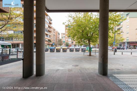 SE VENDE PLAZA DE GARAJE EN PINTOR MANUEL MALDONADO - GRANADA