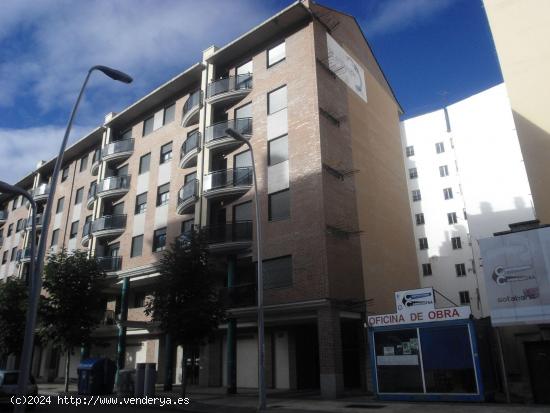 LOCAL COMERCIAL  EN ZONA DE LAS  LASTRA  LEON - LEON