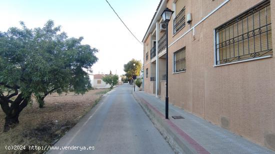 ESTUPENDO DUPLEX CON PATIO EN CANEJA (CARAVACA DE LA CRUZ) - MURCIA