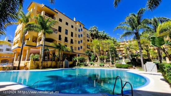  Amplio y bien mantenido apartamento de 2 dormitorios con vistas parciales al mar - MALAGA 