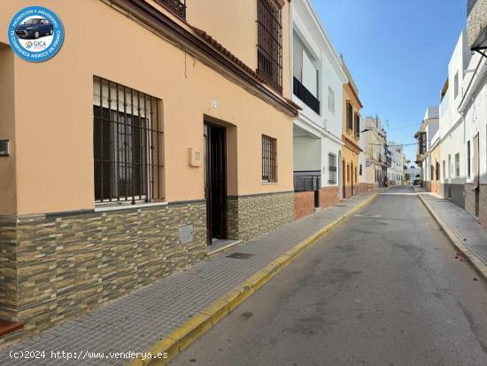 Bajo con Amplia Terraza y Múltiples Posibilidades en Chipiona - CADIZ