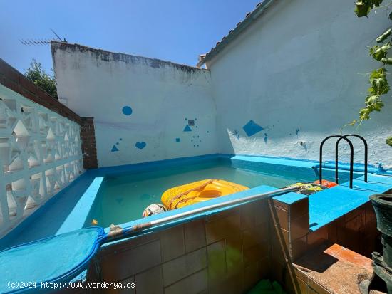 CASA CON PISCINA TIPO ALBERCA A LA VENTA - CORDOBA