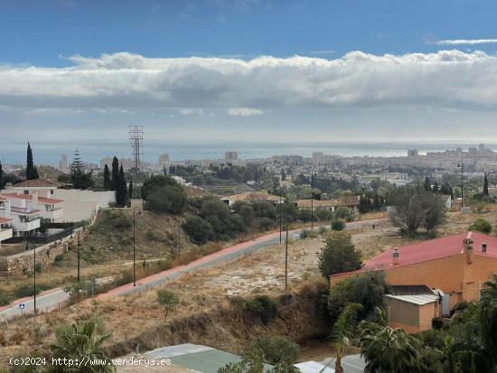 se vende suelo urbano en la carretera de Mijas Pueblo con vistas al mar - MALAGA