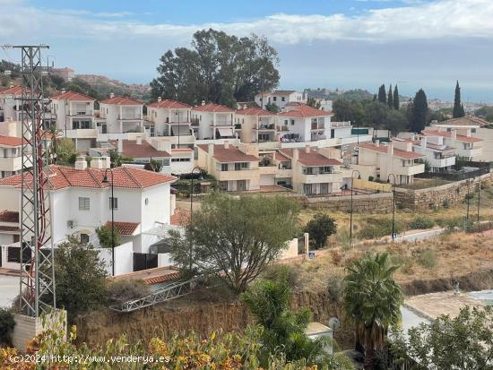 se vende suelo urbano en la carretera de Mijas Pueblo con vistas al mar - MALAGA