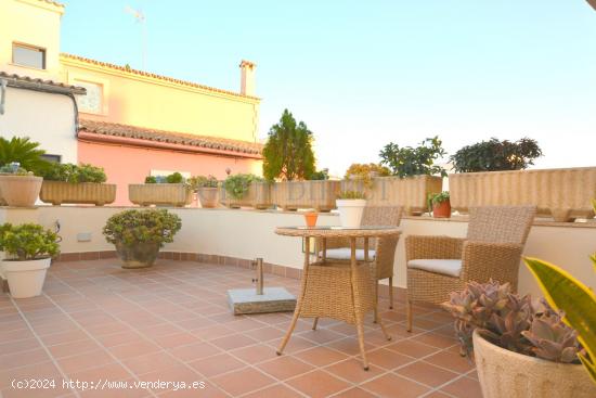 Chalet Adosado, con garaje para 3 coches con 2 terraza, en Son Espanyolet - BALEARES