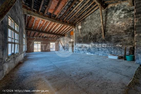 CASA DE 4 HABITACIONES CON AMPLIO LOCAL COMERCIAL EN CENTRO DE CORNUDELLA DEL MONTSANT - TARRAGONA