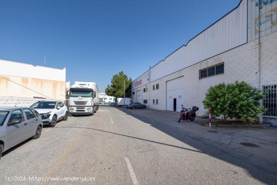 Oportunidad Única: Nave Industrial en Alquiler. Polígono Tecnológico. Loma Linda, Ogíjares, Gran