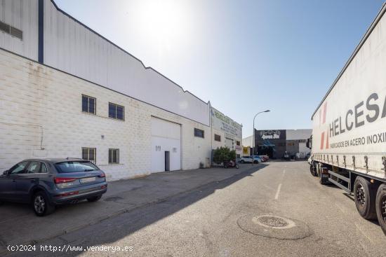 Oportunidad Única: Nave Industrial en Alquiler. Polígono Tecnológico. Loma Linda, Ogíjares, Gran