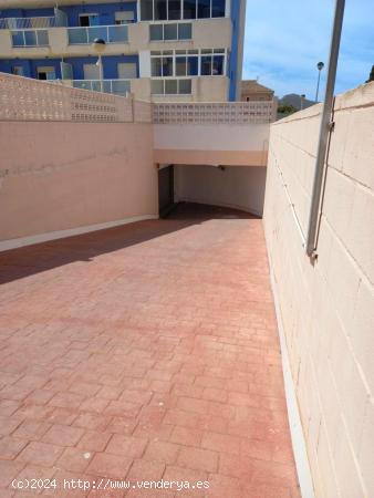 SE VENDE PLAZA DE GARAJE EN SOTANO EN URB. MAR AZUL. PLAYA HONDA - MURCIA