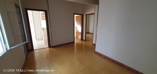 SE VENDE PISO JUNTO A PUERTA DE MARTOS. - JAEN