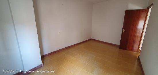 SE VENDE PISO JUNTO A PUERTA DE MARTOS. - JAEN