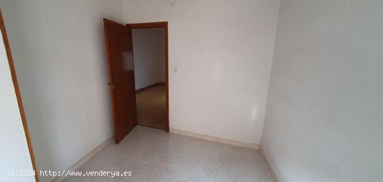 SE VENDE PISO JUNTO A PUERTA DE MARTOS. - JAEN