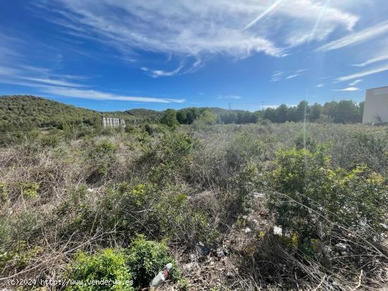 Fantástica Parcela Industrial Comercial ubicada a pie de Carretera de la Cobertera - TARRAGONA