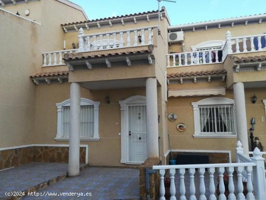 Chalet adosado en Orihuela (Costa) - ALICANTE