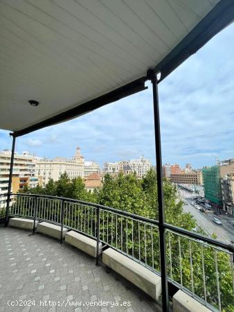 Se Vende Espectacular Piso en Zona Centro de Valencia. - VALENCIA