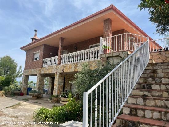 CASA CON PISCINA EN SANT SALVADOR DE GUARDIOLA - BARCELONA