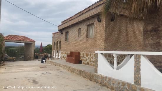 SE VENDE CHALET EN VILAMARXANT - VALENCIA